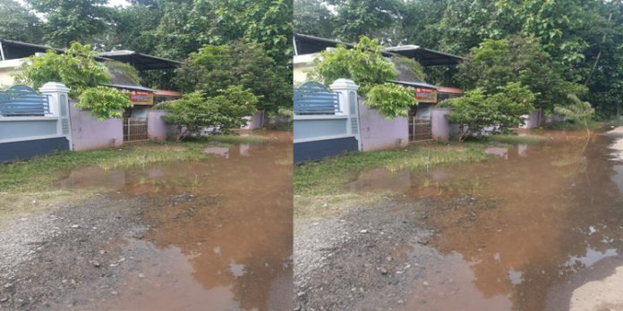 പെരിങ്ങരയില് പൈപ്പ് പൊട്ടി വെള്ളം പാഴാവുന്നു പെരിങ്ങരയില് പൈപ്പ് പൊട്ടി വെള്ളം പാഴാവുന്നു