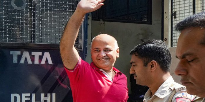ഭാര്യയെ കാണാൻ കഴിഞ്ഞില്ല ; സിസോദിയ ജയിലിലേക്ക് മടങ്ങി ഭാര്യയെ കാണാൻ കഴിഞ്ഞില്ല ; സിസോദിയ ജയിലിലേക്ക് മടങ്ങി