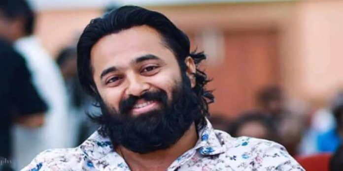 ഉണ്ണി മുകുന്ദൻ സ്ത്രീത്വത്തെ അപമാനിച്ചെന്ന കേസിലെ തുടർനടപടികൾ ഹൈക്കോടതി സ്റ്റേ ചെയ്തു ഉണ്ണി മുകുന്ദൻ സ്ത്രീത്വത്തെ അപമാനിച്ചെന്ന കേസിലെ തുടർനടപടികൾ ഹൈക്കോടതി സ്റ്റേ ചെയ്തു