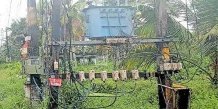വെള്ളപ്പൊക്കത്തിന് മുമ്പ് ട്രാൻസ്ഫോർമറുകൾ ഉയർത്തി സ്ഥാപിക്കണം: എടത്വ വികസന സമിതി വെള്ളപ്പൊക്കത്തിന് മുമ്പ് ട്രാൻസ്ഫോർമറുകൾ ഉയർത്തി സ്ഥാപിക്കണം: എടത്വ വികസന സമിതി