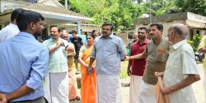 അരുവാപുലം വകയാര് റോഡിന്റെ നിര്മ്മാണ പ്രവര്ത്തി അഡ്വ. കെ യു ജനീഷ് കുമാര് എംഎല്എ പരിശോധിച്ചു അരുവാപുലം വകയാര് റോഡിന്റെ നിര്മ്മാണ പ്രവര്ത്തി അഡ്വ. കെ യു ജനീഷ് കുമാര് എംഎല്എ പരിശോധിച്ചു