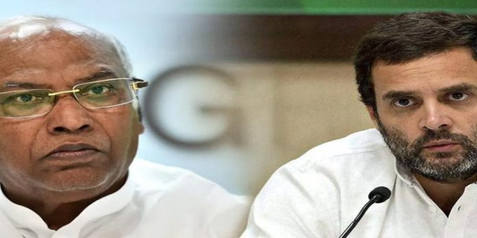 കോൺഗ്രസ് നേതൃത്വത്തിൽ വൻ അഴിച്ചുപണി കോൺഗ്രസ് നേതൃത്വത്തിൽ വൻ അഴിച്ചുപണി