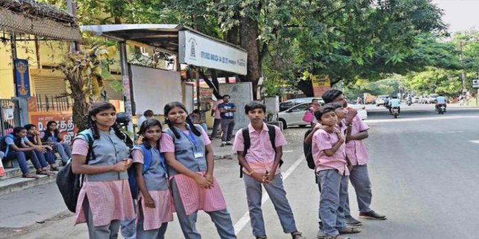 യൂണിഫോം ധരിച്ചെത്തുന്ന സ്കൂള്, കോളേജ് വിദ്യാര്ത്ഥികള്ക്ക് ട്രാന്പോര്ട്ട് ബസുകളില് സൗജന്യയാത്ര യൂണിഫോം ധരിച്ചെത്തുന്ന സ്കൂള്, കോളേജ് വിദ്യാര്ത്ഥികള്ക്ക് ട്രാന്പോര്ട്ട് ബസുകളില് സൗജന്യയാത്ര