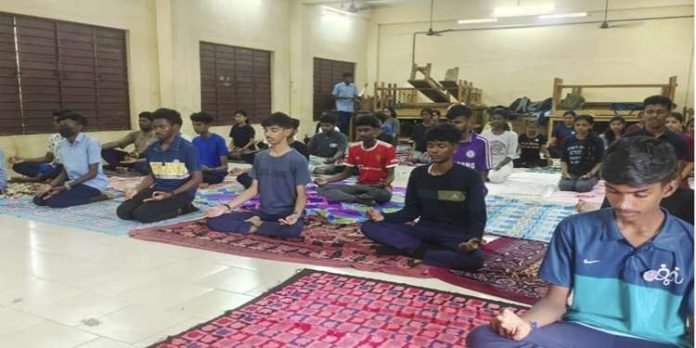 തിരുവല്ലാ ദേവസ്വം ബോർഡ് ഹയർ സെക്കൻഡറി സ്കൂളിൽ അന്താരാഷ്ട്ര യോഗാ ദിനാചരണം നടത്തി തിരുവല്ലാ ദേവസ്വം ബോർഡ് ഹയർ സെക്കൻഡറി സ്കൂളിൽ അന്താരാഷ്ട്ര യോഗാ ദിനാചരണം നടത്തി