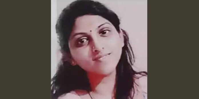 വിവാഹം കഴിക്കണമെന്ന് ആവശ്യം ; കാമുകിയെ ഒഴിവാക്കാനായി കൊലപ്പെടുത്തി മാന്ഹോളില് തള്ളി ; പൂജാരി അറസ്റ്റിൽ വിവാഹം കഴിക്കണമെന്ന് ആവശ്യം ; കാമുകിയെ ഒഴിവാക്കാനായി കൊലപ്പെടുത്തി മാന്ഹോളില് തള്ളി ; പൂജാരി അറസ്റ്റിൽ