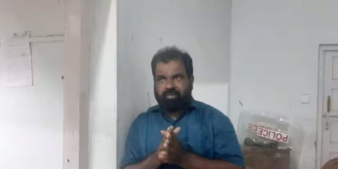 ചടയമംഗലത്ത് ബസ്സിനുള്ളില് മെഡിക്കല് വിദ്യാര്ത്ഥിനിയെ പീഡിപ്പിക്കാന് ശ്രമം ; പ്രതി പിടിയില് ചടയമംഗലത്ത് ബസ്സിനുള്ളില് മെഡിക്കല് വിദ്യാര്ത്ഥിനിയെ പീഡിപ്പിക്കാന് ശ്രമം ; പ്രതി പിടിയില്