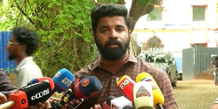മാര്ക് ലിസ്റ്റ് വിവാദം ; അധ്യാപകനെതിരായ സൈബര് ആക്രമണത്തില് കേസെടുത്തു മാര്ക് ലിസ്റ്റ് വിവാദം ; അധ്യാപകനെതിരായ സൈബര് ആക്രമണത്തില് കേസെടുത്തു