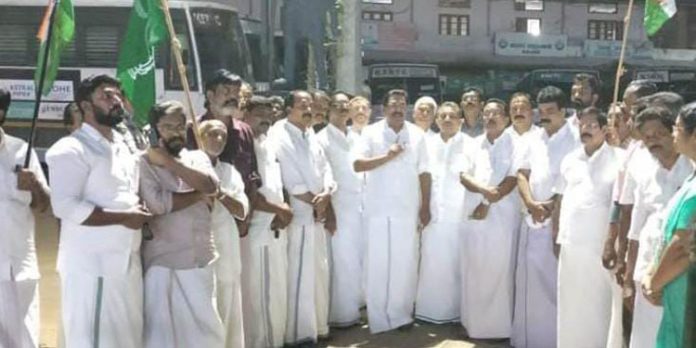 കെ.പി.സി.സി പ്രസിഡന്റിന്റെ അറസ്റ്റ് ; കോന്നിയിൽ യു.ഡി.എഫ് പ്രതിഷേധ പ്രകടനവും യോഗവും നടത്തി കെ.പി.സി.സി പ്രസിഡന്റിന്റെ അറസ്റ്റ് ; കോന്നിയിൽ യു.ഡി.എഫ് പ്രതിഷേധ പ്രകടനവും യോഗവും നടത്തി