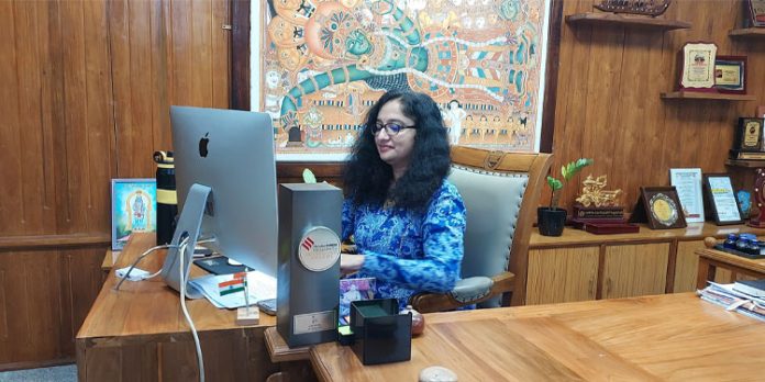 ഇഎസ്എയില് ഉള്പ്പെടുത്തിയിട്ടുള്ള പ്രദേശങ്ങളുടെ അതിര്ത്തിരേഖകള് ഇഎസ്എയ്ക്ക് കൈമാറണം : ജില്ലാ കളക്ടര് ഇഎസ്എയില് ഉള്പ്പെടുത്തിയിട്ടുള്ള പ്രദേശങ്ങളുടെ അതിര്ത്തിരേഖകള് ഇഎസ്എയ്ക്ക് കൈമാറണം : ജില്ലാ കളക്ടര്