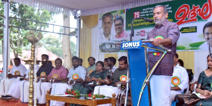 പൊതു ജനങ്ങളുടെ അവകാശമാണ് സർക്കാർ ജീവനക്കാരിൽ നിന്നും ലഭിക്കുന്ന സേവനം ; മന്ത്രി പി പ്രസാദ് പൊതു ജനങ്ങളുടെ അവകാശമാണ് സർക്കാർ ജീവനക്കാരിൽ നിന്നും ലഭിക്കുന്ന സേവനം ; മന്ത്രി പി പ്രസാദ്