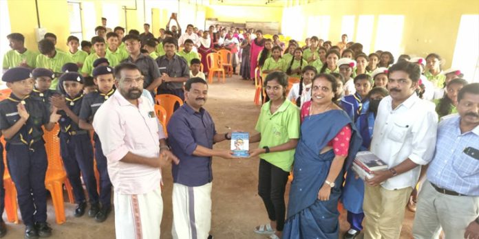 പ്രവേശനോത്സവത്തെ പുസ്തകോത്സവമാക്കി എംഎല്എ പ്രവേശനോത്സവത്തെ പുസ്തകോത്സവമാക്കി എംഎല്എ
