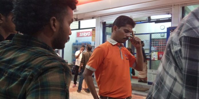 വാഹനം പിടികൂടാതിരിക്കാന് 25,000 രൂപ കൈക്കൂലി ; ആർടിഒ ഉദ്യോഗസ്ഥൻ പിടിയിൽ വാഹനം പിടികൂടാതിരിക്കാന് 25,000 രൂപ കൈക്കൂലി ; ആർടിഒ ഉദ്യോഗസ്ഥൻ പിടിയിൽ