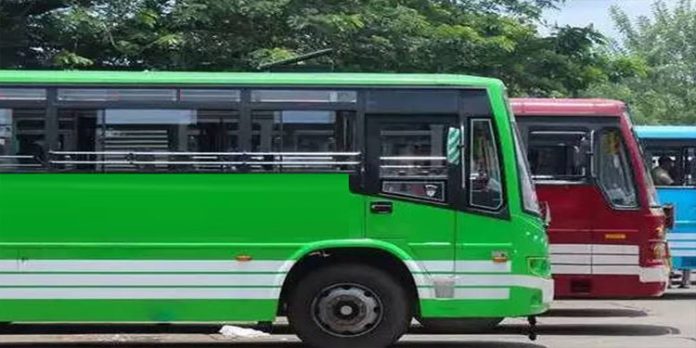 വിദ്യാർത്ഥിനിക്ക് യാത്രാ ഇളവ് നൽകാത്തത് ചോദ്യം ചെയ്തു ; പിതാവിനെ ബസ് കണ്ടക്ടര് മര്ദ്ദിച്ചു വിദ്യാർത്ഥിനിക്ക് യാത്രാ ഇളവ് നൽകാത്തത് ചോദ്യം ചെയ്തു ; പിതാവിനെ ബസ് കണ്ടക്ടര് മര്ദ്ദിച്ചു