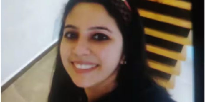 ഡൽഹി റെയിൽവേ സ്റ്റേഷനിൽ വൈദ്യുതാഘാതമേറ്റ് യുവതി മരിച്ചു ഡൽഹി റെയിൽവേ സ്റ്റേഷനിൽ വൈദ്യുതാഘാതമേറ്റ് യുവതി മരിച്ചു