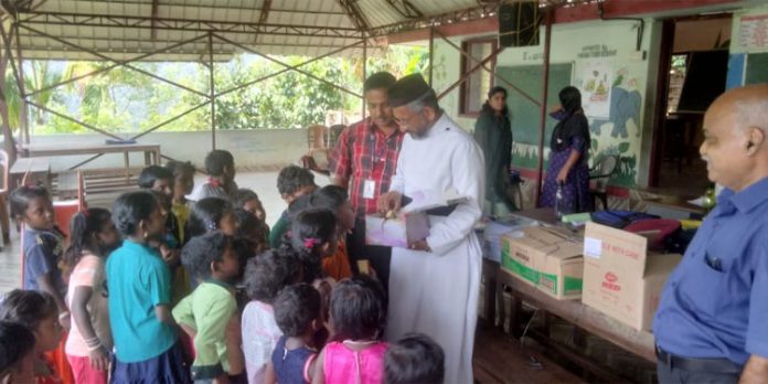 കാടിന്റെ മക്കൾക്ക് കൈത്താങ്ങുമായി ഗുഡ് സമരിററൻ ചാരിറ്റബിൾ ആൻഡ് റിലീഫ് സൊസൈറ്റി കാടിന്റെ മക്കൾക്ക് കൈത്താങ്ങുമായി ഗുഡ് സമരിററൻ ചാരിറ്റബിൾ ആൻഡ് റിലീഫ് സൊസൈറ്റി