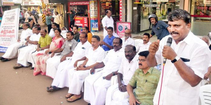 ജില്ല ആസ്ഥാനം : മന്ത്രിയും ചെയർമാനും മൗനം വെടിയണം ; അഡ്വ എ സുരേഷ് കുമാർ കുമാർ ജില്ല ആസ്ഥാനം : മന്ത്രിയും ചെയർമാനും മൗനം വെടിയണം ; അഡ്വ എ സുരേഷ് കുമാർ കുമാർ