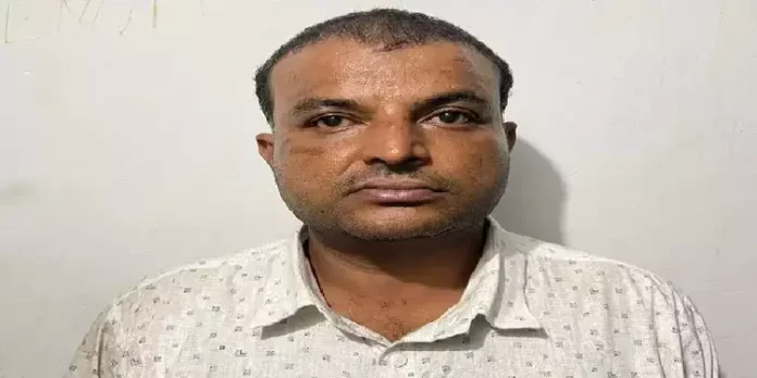 പാർക്ക് ചെയ്ത വാഹനത്തിൽ നിന്നും താക്കോലെടുക്കാൻ ഉടമ മറന്നു ; മദ്യപിച്ചെത്തിയ മോഷ്ടാവ് കാറുമായി കടന്നു ; പ്രതി പിടിയില് പാർക്ക് ചെയ്ത വാഹനത്തിൽ നിന്നും താക്കോലെടുക്കാൻ ഉടമ മറന്നു ; മദ്യപിച്ചെത്തിയ മോഷ്ടാവ് കാറുമായി കടന്നു ; പ്രതി പിടിയില്
