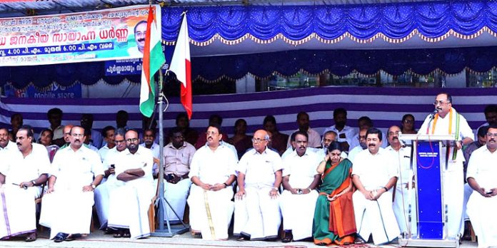 അഴിമതിയും സ്വജനപക്ഷപാതവും ഇടത് സർക്കാരിന്റെ മുഖമുദ്ര ; അഡ്വ. വർഗ്ഗീസ് മാമ്മൻ അഴിമതിയും സ്വജനപക്ഷപാതവും ഇടത് സർക്കാരിന്റെ മുഖമുദ്ര ; അഡ്വ. വർഗ്ഗീസ് മാമ്മൻ