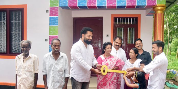 ഡോ.എം. എസ്. സുനിലിന്റെ 287 മത് സ്നേഹ ഭവനം സനിത സുഭാഷിനും രണ്ട് കുട്ടികൾക്കും ഡോ.എം. എസ്. സുനിലിന്റെ 287 മത് സ്നേഹ ഭവനം സനിത സുഭാഷിനും രണ്ട് കുട്ടികൾക്കും