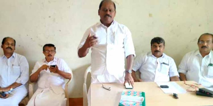 സര്ക്കാര് ഇരട്ട നീതി നടപ്പാക്കുന്നു ; പ്രൊഫ. സതീഷ് കൊച്ചുപറമ്പില് സര്ക്കാര് ഇരട്ട നീതി നടപ്പാക്കുന്നു ; പ്രൊഫ. സതീഷ് കൊച്ചുപറമ്പില്