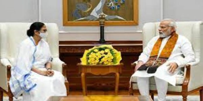 പതിവ് മുടക്കാതെ മമത ; പ്രധാനമന്ത്രിക്ക് ഇത്തവണയും മികച്ച ഇനം മാമ്പഴങ്ങൾ സമ്മാനം പതിവ് മുടക്കാതെ മമത ; പ്രധാനമന്ത്രിക്ക് ഇത്തവണയും മികച്ച ഇനം മാമ്പഴങ്ങൾ സമ്മാനം
