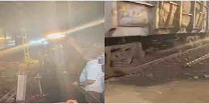 ഒഡിഷ ട്രെയിൻ അപകടം: അറ്റകുറ്റപ്പണി പൂർത്തിയാക്കിയ ട്രാക്കിലൂടെ ട്രെയിൻ കടത്തിവിട്ടു ഒഡിഷ ട്രെയിൻ അപകടം: അറ്റകുറ്റപ്പണി പൂർത്തിയാക്കിയ ട്രാക്കിലൂടെ ട്രെയിൻ കടത്തിവിട്ടു