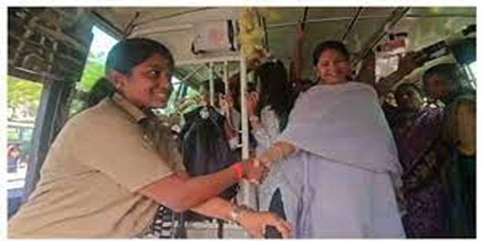 കനിമൊഴിയെ ബസില് കയറ്റി ; വനിതാ ഡ്രൈവറുടെ ജോലി തെറിച്ചു കനിമൊഴിയെ ബസില് കയറ്റി ; വനിതാ ഡ്രൈവറുടെ ജോലി തെറിച്ചു