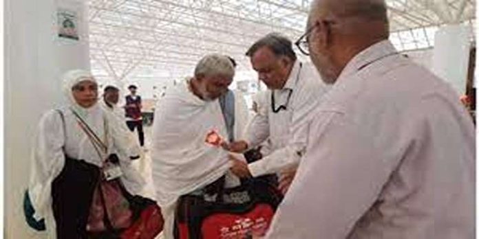 ഇന്ത്യൻ ഹജ്ജ് കമ്മിറ്റിക്ക് കീഴിൽ മദീന വഴി വന്ന തീർത്ഥാടകര് എല്ലാവരും മക്കയിലെത്തി ഇന്ത്യൻ ഹജ്ജ് കമ്മിറ്റിക്ക് കീഴിൽ മദീന വഴി വന്ന തീർത്ഥാടകര് എല്ലാവരും മക്കയിലെത്തി
