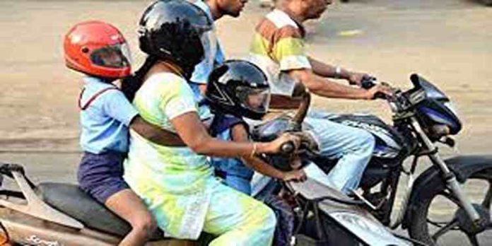ഇരുചക്ര വാഹനത്തിൽ കുട്ടികളുമായി യാത്ര: ഇളവ് നൽകാനാവില്ലെന്ന് കേന്ദ്രം ഇരുചക്ര വാഹനത്തിൽ കുട്ടികളുമായി യാത്ര: ഇളവ് നൽകാനാവില്ലെന്ന് കേന്ദ്രം