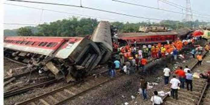 ബാലസോർ ട്രെയിൻ ദുരന്തം ; ‘ ഓരോ തവണയും രക്തം കാണുന്നു … ’ അപകടത്തിൽ കൂട്ടമരണം കണ്ടവര്ക്ക് മാനസിക പ്രശ്നങ്ങളെന്ന് റിപ്പോർട്ട് ബാലസോർ ട്രെയിൻ ദുരന്തം ; ‘ ഓരോ തവണയും രക്തം കാണുന്നു … ’ അപകടത്തിൽ കൂട്ടമരണം കണ്ടവര്ക്ക് മാനസിക പ്രശ്നങ്ങളെന്ന് റിപ്പോർട്ട്