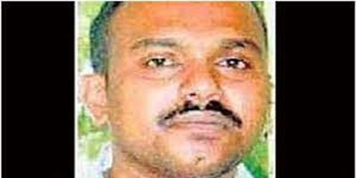 കേരളത്തിലേക്ക് തോക്ക് കടത്താൻ ശ്രമം ; ടിപി കേസ് പ്രതി കർണാടക പോലീസിന്റെ കസ്റ്റഡിയില് കേരളത്തിലേക്ക് തോക്ക് കടത്താൻ ശ്രമം ; ടിപി കേസ് പ്രതി കർണാടക പോലീസിന്റെ കസ്റ്റഡിയില്