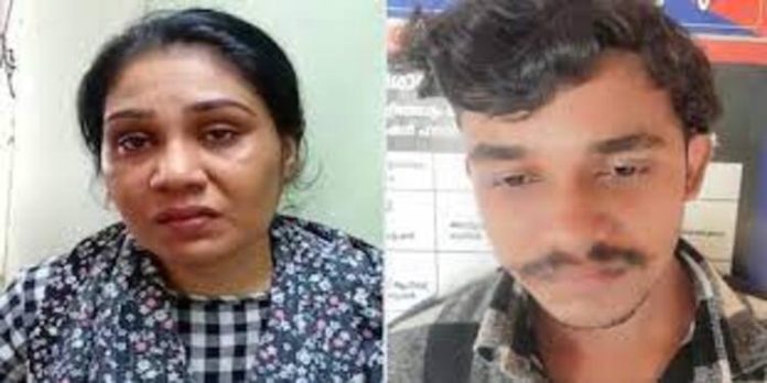 പ്രണയബന്ധം തടയാൻ ശ്രമിച്ചു ; കുട്ടിക്ക് മർദ്ദനം , മൂന്നുമക്കളുടെ അമ്മയായ യുവതിയും കാമുകനും പിടിയിൽ പ്രണയബന്ധം തടയാൻ ശ്രമിച്ചു ; കുട്ടിക്ക് മർദ്ദനം , മൂന്നുമക്കളുടെ അമ്മയായ യുവതിയും കാമുകനും പിടിയിൽ