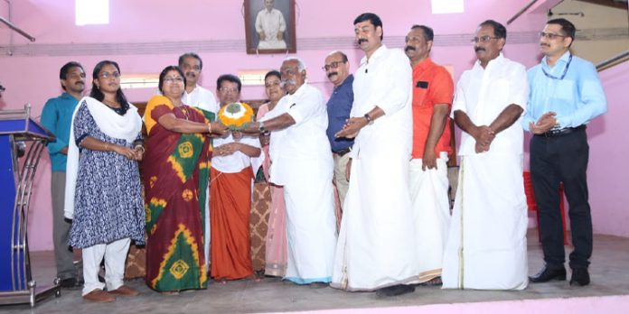 കാവുംഭാഗം ദേവസ്വം ബോർഡ് ഹയർ സെക്കൻഡറി സ്കൂളിൽ പരിസ്ഥിതി ദിനാഘോഷം നടന്നു കാവുംഭാഗം ദേവസ്വം ബോർഡ് ഹയർ സെക്കൻഡറി സ്കൂളിൽ പരിസ്ഥിതി ദിനാഘോഷം നടന്നു