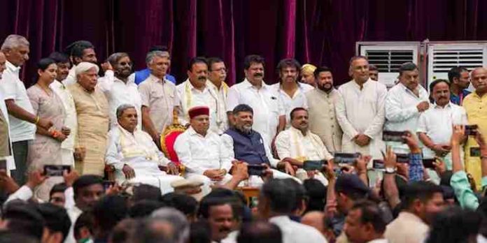 കർണാടക മന്ത്രിസഭയുടെ ആദ്യ യോഗം ഇന്ന് നടക്കും കർണാടക മന്ത്രിസഭയുടെ ആദ്യ യോഗം ഇന്ന് നടക്കും