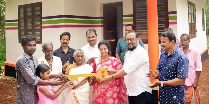 ഡോ.എം.എസ്. സുനിലിന്റെ 286 – മത് സ്നേഹഭവനം പാഞ്ചാലി കുഞ്ചന്റെ കുടുംബത്തിന് ഡോ.എം.എസ്. സുനിലിന്റെ 286 – മത് സ്നേഹഭവനം പാഞ്ചാലി കുഞ്ചന്റെ കുടുംബത്തിന്