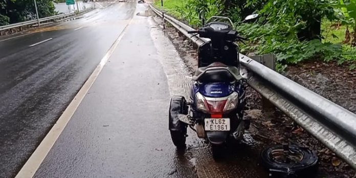 റാന്നിയിൽ കാറ് മുച്ചക്രവാഹനത്തിൽ ഇടിച്ച് അപകടം റാന്നിയിൽ കാറ് മുച്ചക്രവാഹനത്തിൽ ഇടിച്ച് അപകടം