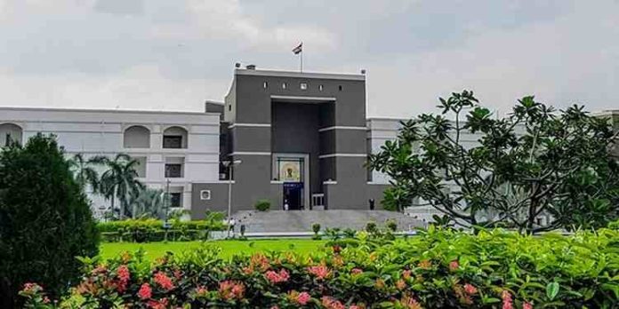 17 വയസില് ഗര്ഭണിയാകുന്നത് സ്വാഭാവികം, മനുസ്മൃതി വായിക്കൂ ; ഗുജറാത്ത് ഹൈക്കോടതി 17 വയസില് ഗര്ഭണിയാകുന്നത് സ്വാഭാവികം, മനുസ്മൃതി വായിക്കൂ ; ഗുജറാത്ത് ഹൈക്കോടതി