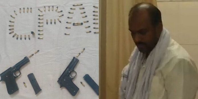 കേരളത്തിലേക്ക് വന് ആയുധക്കടത്ത് ; പിന്നില് ടി.പി വധക്കേസ് പ്രതി ? , ചോദ്യം ചെയ്യല് കേരളത്തിലേക്ക് വന് ആയുധക്കടത്ത് ; പിന്നില് ടി.പി വധക്കേസ് പ്രതി ? , ചോദ്യം ചെയ്യല്
