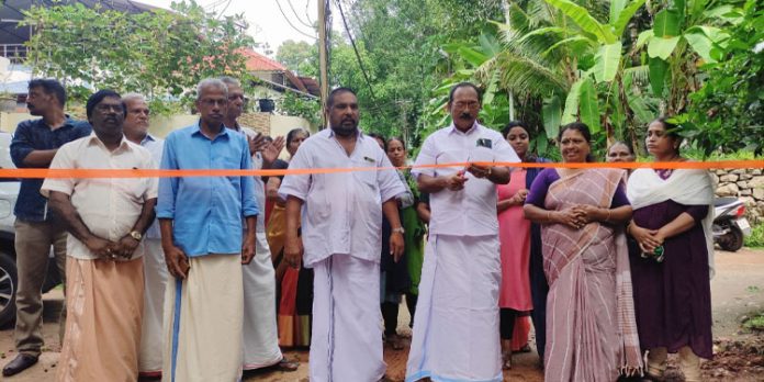 ഓമല്ലൂര് ഗ്രാമപഞ്ചായത്ത് : വല്യത്ത് പടി പാലാചുവട് റോഡ് ഉദ്ഘാടനം ചെയ്തു ഓമല്ലൂര് ഗ്രാമപഞ്ചായത്ത് : വല്യത്ത് പടി പാലാചുവട് റോഡ് ഉദ്ഘാടനം ചെയ്തു