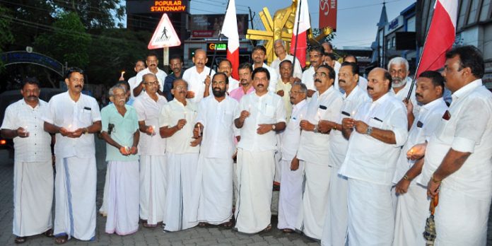 മണിപ്പൂർ ജനതയ്ക്ക് ഐക്യദാർഢ്യം പ്രഖ്യാപിച്ച് കേരള കോൺഗ്രസ് എം മതേതര ജ്വാല തെളിയിച്ചു മണിപ്പൂർ ജനതയ്ക്ക് ഐക്യദാർഢ്യം പ്രഖ്യാപിച്ച് കേരള കോൺഗ്രസ് എം മതേതര ജ്വാല തെളിയിച്ചു