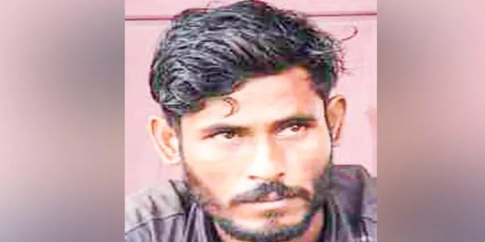 വീടിന്റെ ഗേറ്റ് മോഷ്ടിച്ച് ഉന്തുവണ്ടിയിൽ കയറ്റി കൊണ്ടുപോയി ; അസം സ്വദേശി പിടിയിൽ വീടിന്റെ ഗേറ്റ് മോഷ്ടിച്ച് ഉന്തുവണ്ടിയിൽ കയറ്റി കൊണ്ടുപോയി ; അസം സ്വദേശി പിടിയിൽ