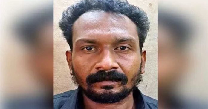 റോട്ട് വീലര് നായയും വടിവാളുമായി ഭീകരാന്തരീക്ഷം സൃഷ്ടിച്ച് പണം അപഹരിക്കാന് ശ്രമം ; യുവാവ് അറസ്റ്റിൽ റോട്ട് വീലര് നായയും വടിവാളുമായി ഭീകരാന്തരീക്ഷം സൃഷ്ടിച്ച് പണം അപഹരിക്കാന് ശ്രമം ; യുവാവ് അറസ്റ്റിൽ