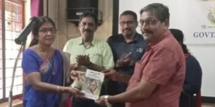 100 വർഷത്തിൽ അധികം പഴക്കമുള്ള പുസ്തകങ്ങളുടെ പ്രദർശനം ; മതിൽ ഭാഗം യൂ.പി സ്കൂൾ വായന ദിനാഘോഷം നടത്തി 100 വർഷത്തിൽ അധികം പഴക്കമുള്ള പുസ്തകങ്ങളുടെ പ്രദർശനം ; മതിൽ ഭാഗം യൂ.പി സ്കൂൾ വായന ദിനാഘോഷം നടത്തി