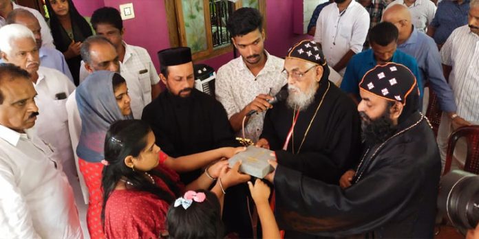 ഭവനത്തിൻ്റെ തറകല്ലിടൽ ചടങ്ങ് മലങ്കര ഓർത്തഡോക്സ് സഭ തുമ്പമൺ ഭദ്രാസനാധിപൻ അഭിവന്ദ്യ കുര്യക്കോസ് മാർ ക്ലിമ്മിസ് മെത്രപോലിത്ത നിർവഹിച്ചു ഭവനത്തിൻ്റെ തറകല്ലിടൽ ചടങ്ങ് മലങ്കര ഓർത്തഡോക്സ് സഭ തുമ്പമൺ ഭദ്രാസനാധിപൻ അഭിവന്ദ്യ കുര്യക്കോസ് മാർ ക്ലിമ്മിസ് മെത്രപോലിത്ത നിർവഹിച്ചു