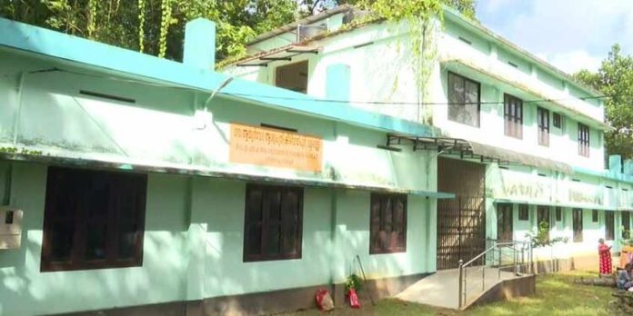 ഉദ്ഘാടനം കഴിഞ്ഞിട്ട് രണ്ട് വർഷം ; ചികിത്സ തുടങ്ങാനാവാതെ ആശുപത്രി ഉദ്ഘാടനം കഴിഞ്ഞിട്ട് രണ്ട് വർഷം ; ചികിത്സ തുടങ്ങാനാവാതെ ആശുപത്രി