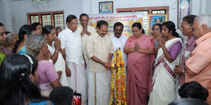 വനിതകളുടെ വ്യവസായ യൂണിറ്റുകൾ ഉടനെ ആരംഭിക്കും ; കെ പത്മകുമാർ വനിതകളുടെ വ്യവസായ യൂണിറ്റുകൾ ഉടനെ ആരംഭിക്കും ; കെ പത്മകുമാർ