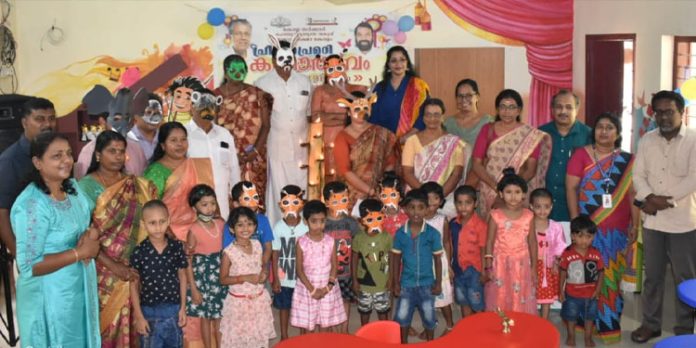 കഥപറഞ്ഞും കഥകൾ കേട്ടും കുരുന്നുകൾക്ക് ആസ്വാദ്യമായ അനുഭവമെരുക്കി കഥോത്സവം ജില്ലാതല ഉദ്ഘാടനവേദി കഥപറഞ്ഞും കഥകൾ കേട്ടും കുരുന്നുകൾക്ക് ആസ്വാദ്യമായ അനുഭവമെരുക്കി കഥോത്സവം ജില്ലാതല ഉദ്ഘാടനവേദി