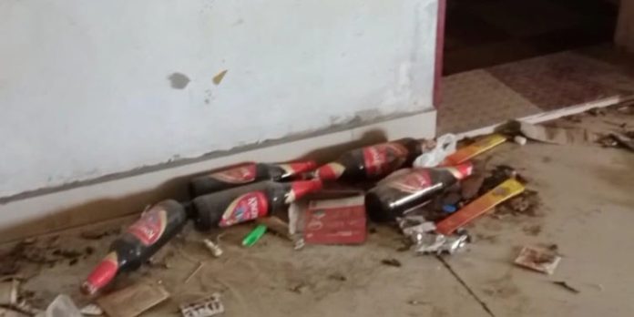 കോന്നി കെ എസ്ആർറ്റിസി യാർഡ് സാമൂഹ്യ വിരുദ്ധരുടെ താവളമാകുന്നു കോന്നി കെ എസ്ആർറ്റിസി യാർഡ് സാമൂഹ്യ വിരുദ്ധരുടെ താവളമാകുന്നു