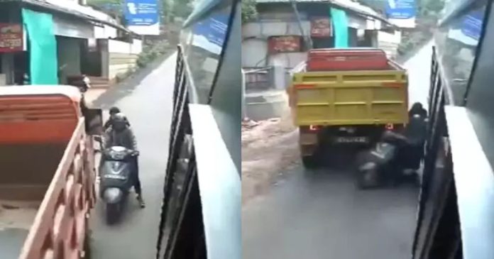സ്കൂട്ടറിൽ ബസിനെ മറികടക്കാൻ ശ്രമിക്കവേ എതിരെ ലോറി ; കൂട്ടിയിടിക്കാതെ വിദ്യാർത്ഥിനികൾ രക്ഷപെട്ടത് തലനാരിഴക്ക് സ്കൂട്ടറിൽ ബസിനെ മറികടക്കാൻ ശ്രമിക്കവേ എതിരെ ലോറി ; കൂട്ടിയിടിക്കാതെ വിദ്യാർത്ഥിനികൾ രക്ഷപെട്ടത് തലനാരിഴക്ക്