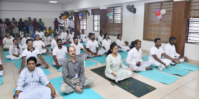 ‘ഒരു ഭൂമി, ഒരു കുടുംബം, ഒരു ഭാവി” എന്ന ആശയ സാക്ഷാത്കാരമാണ് യോഗ ദിനാചരണത്തിന്റെ ലക്ഷ്യം : ജില്ലാ കളക്ടര് ‘ഒരു ഭൂമി, ഒരു കുടുംബം, ഒരു ഭാവി” എന്ന ആശയ സാക്ഷാത്കാരമാണ് യോഗ ദിനാചരണത്തിന്റെ ലക്ഷ്യം : ജില്ലാ കളക്ടര്